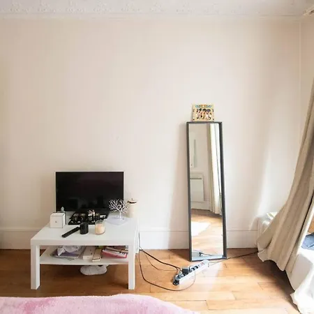 Apartment Proche Metro Nid Parisien - 11e *